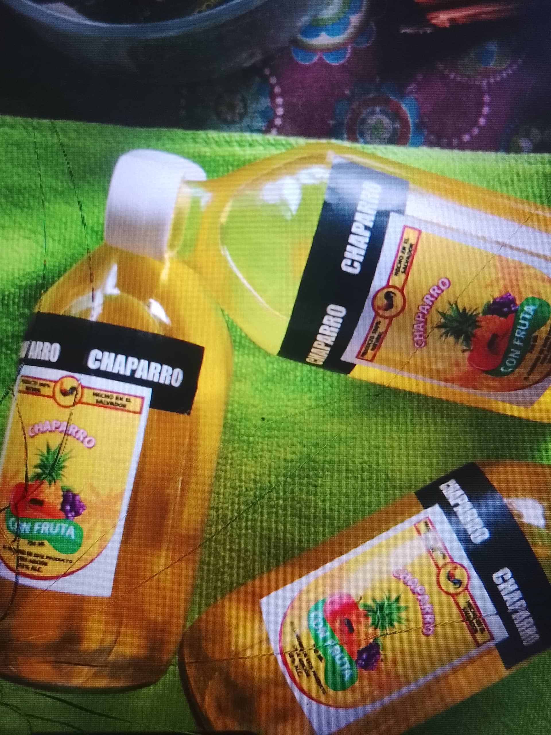 Chaparro con piña