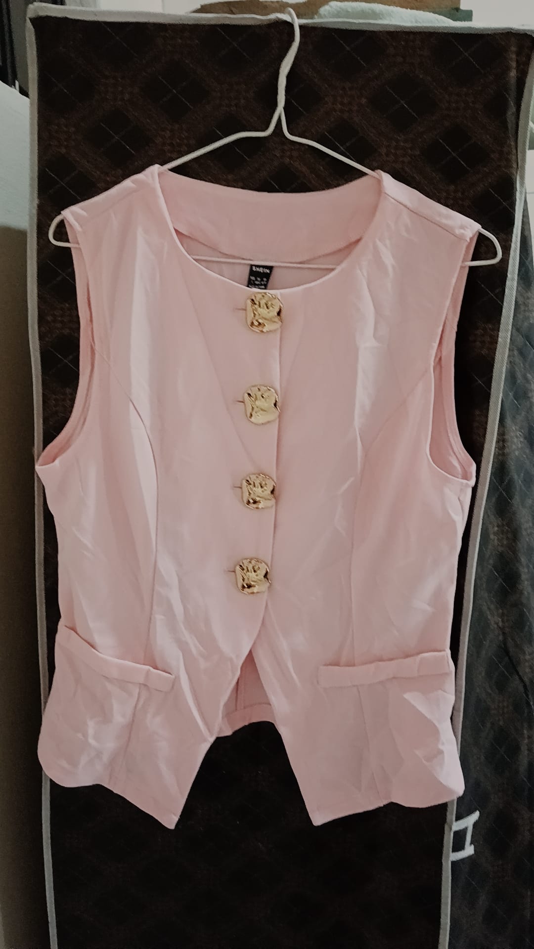 Chaleco Rosa Botones