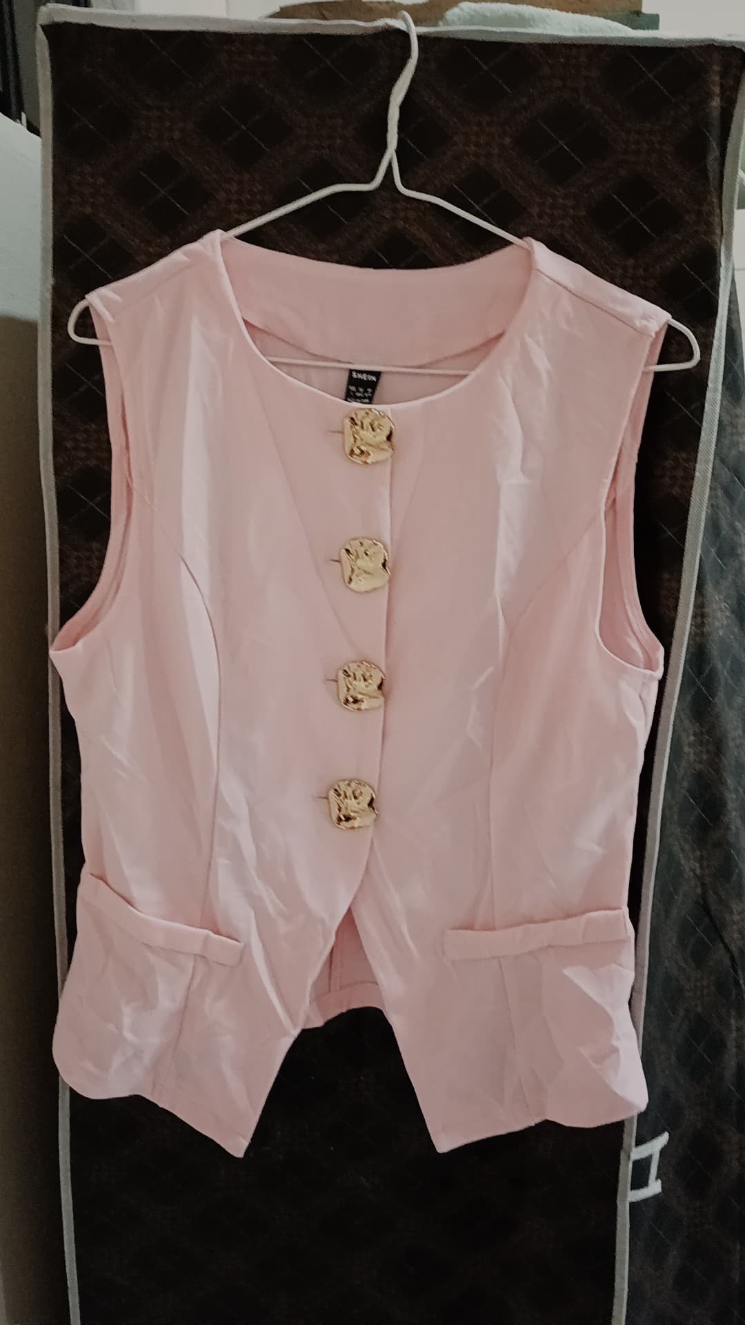 Chaleco Rosa Botones