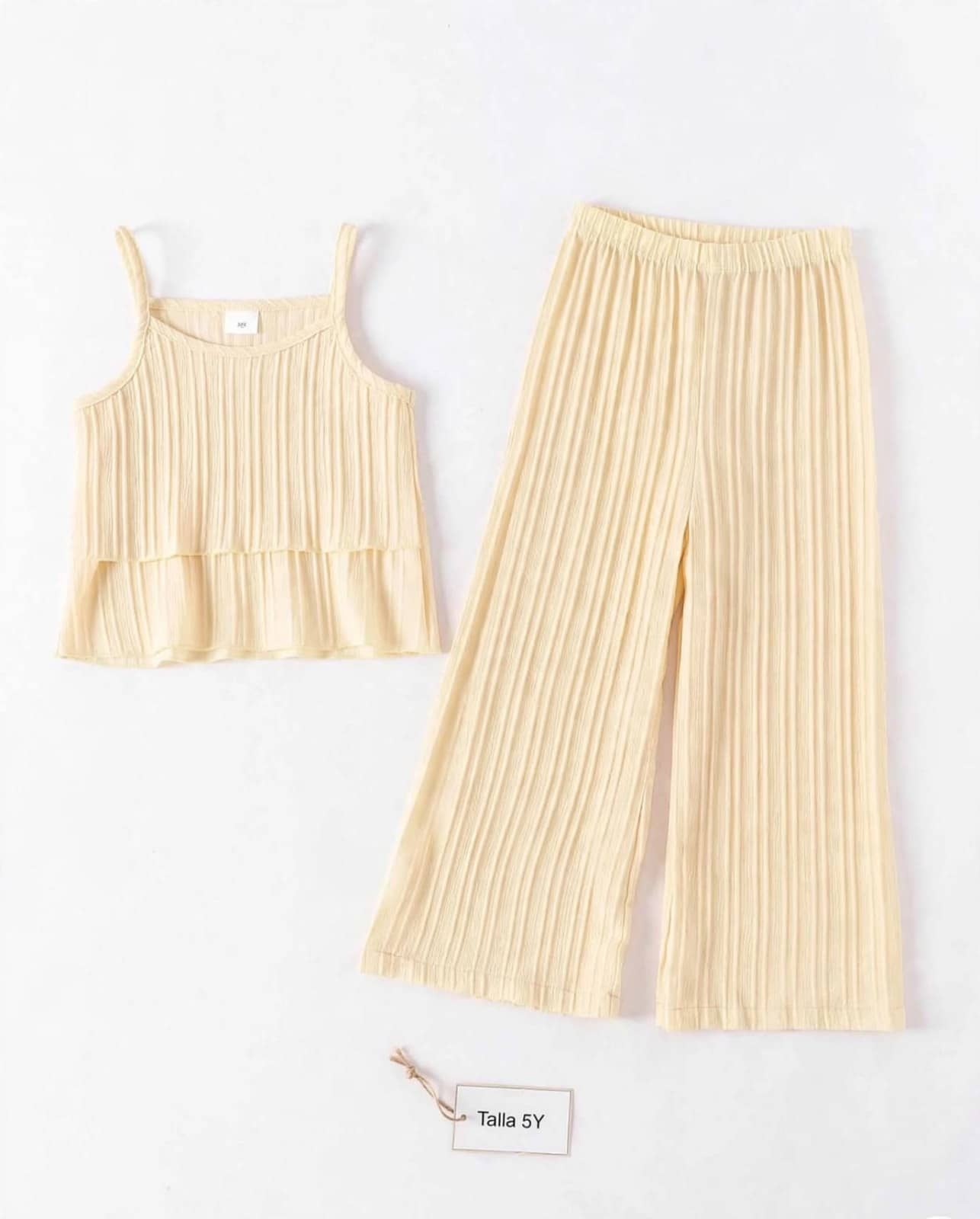 Conjunto de blusa y pantalón