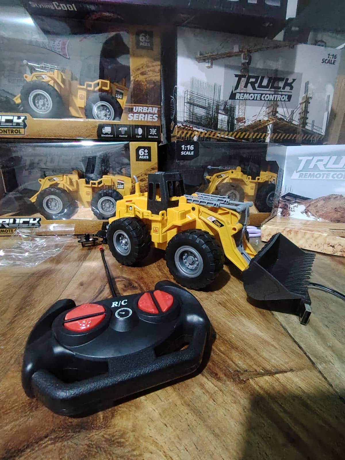 Cargador Frontal RC 1:16