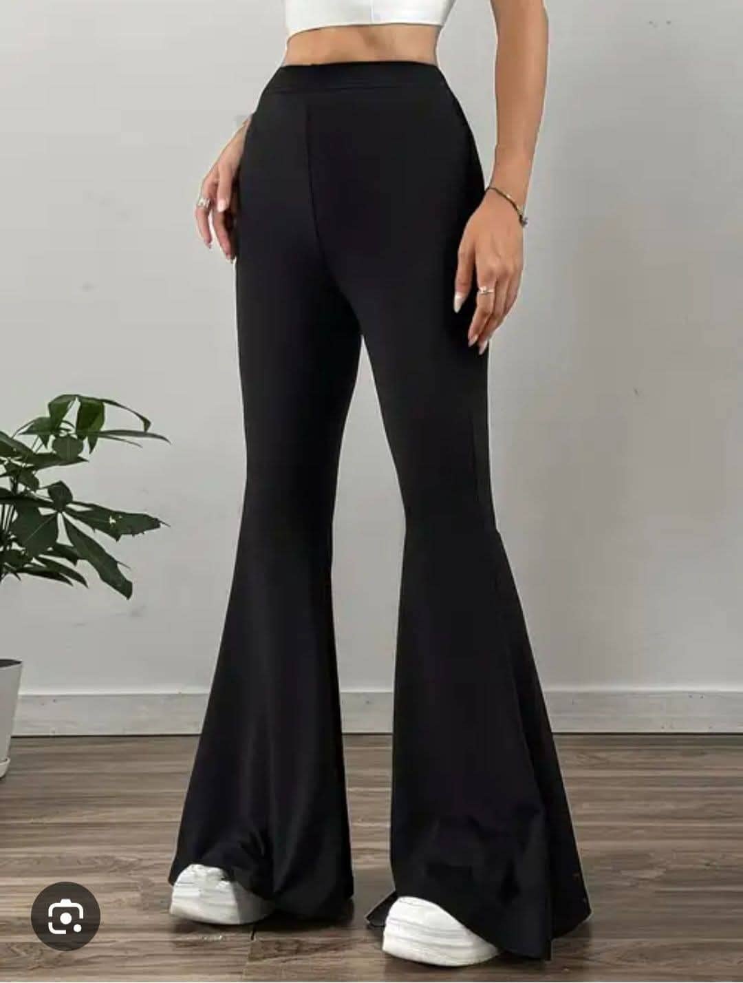 Pantalón Acampanado Negro