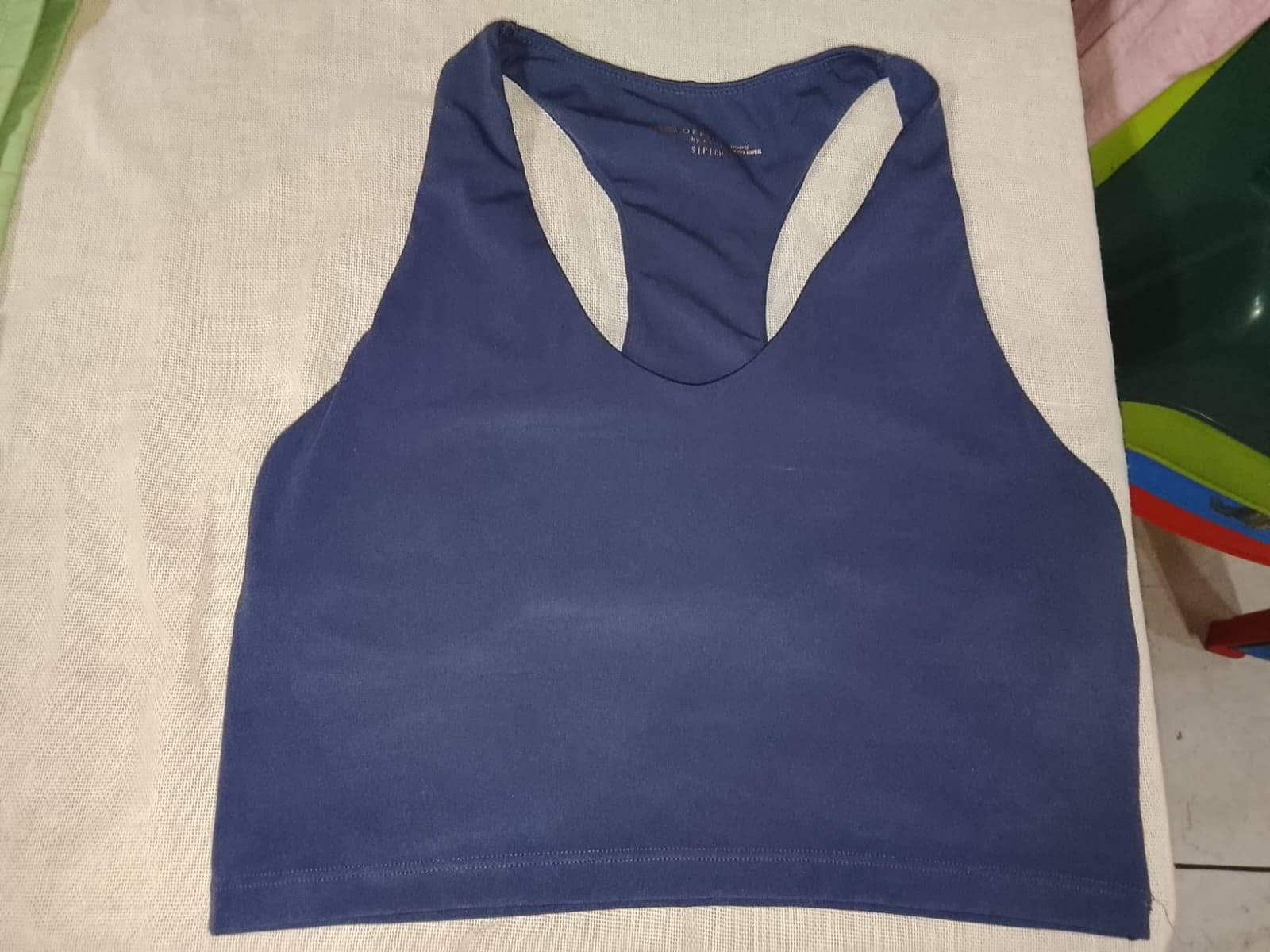Top deportivo azul