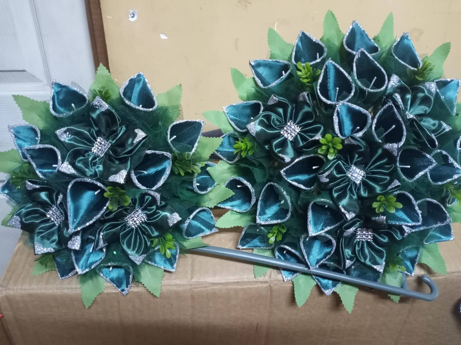 Ramo de flores azul turquesa
