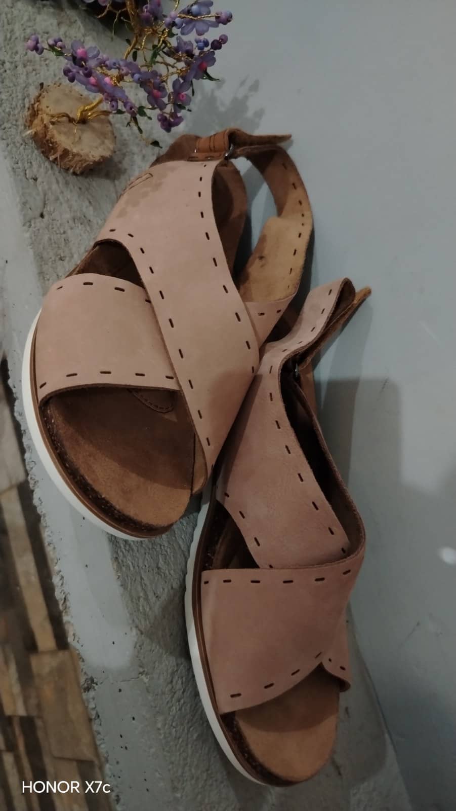 Sandalias cruzadas rosadas
