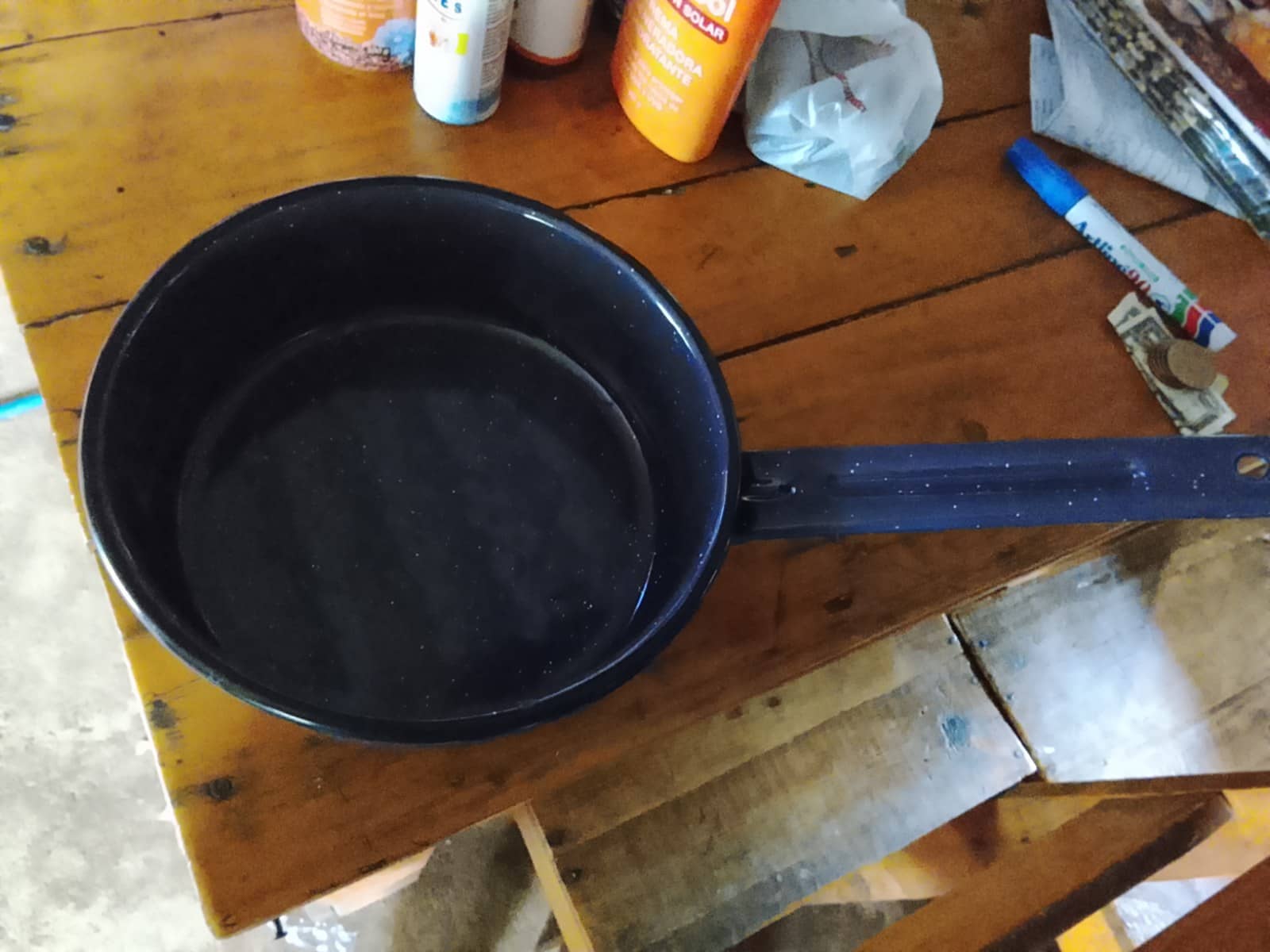 Olla de peltre azul