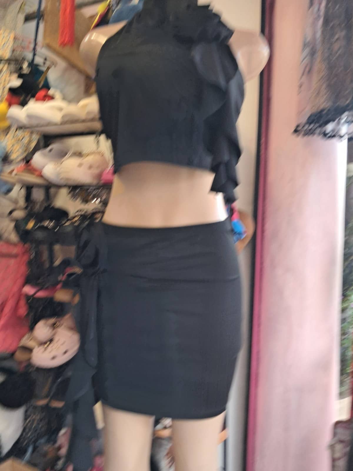 Conjunto crop top y falda