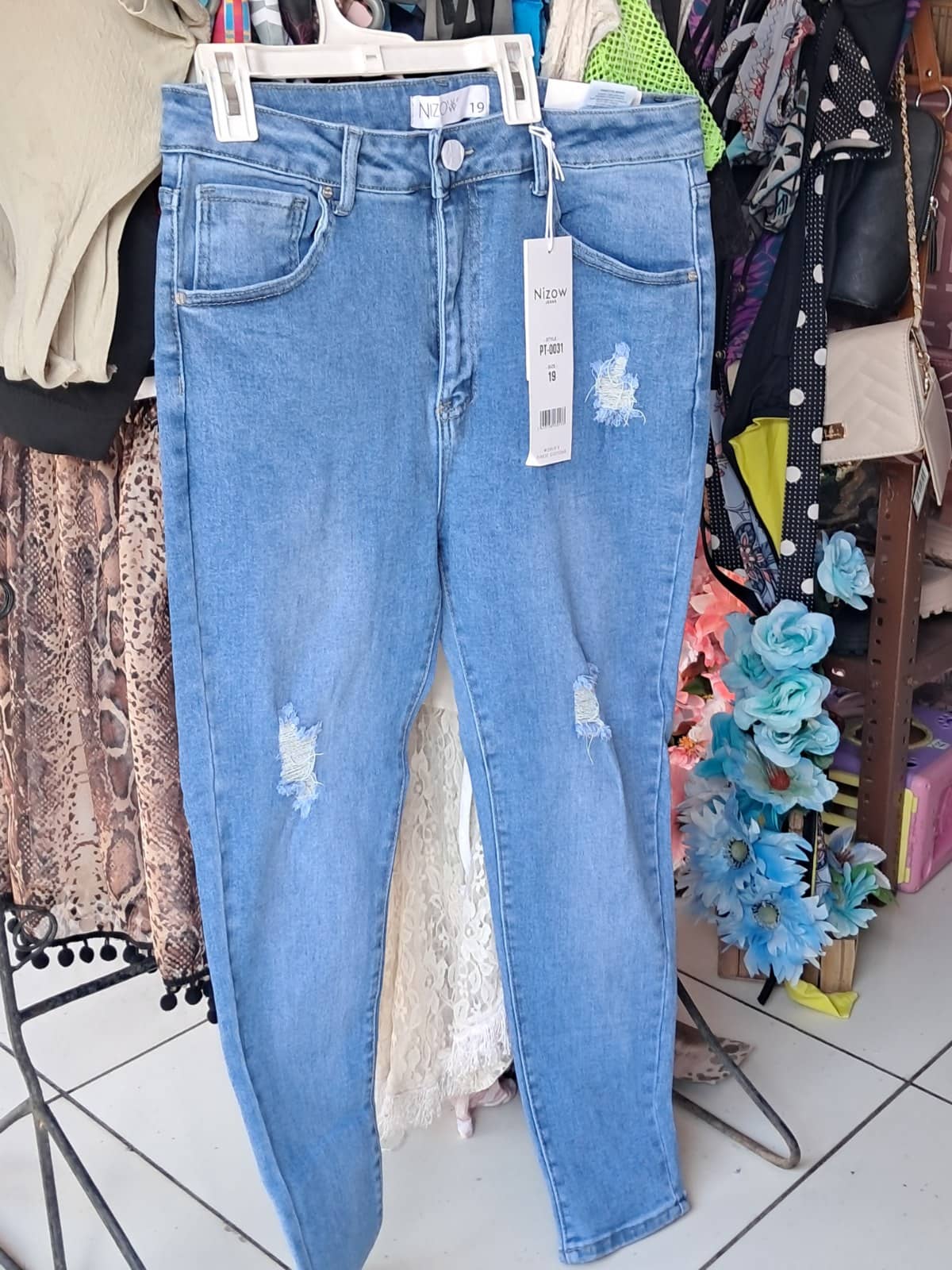Jeans Azul Claro Rotos