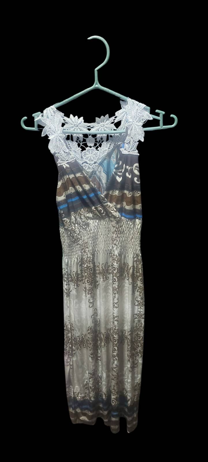 Vestido largo con encaje