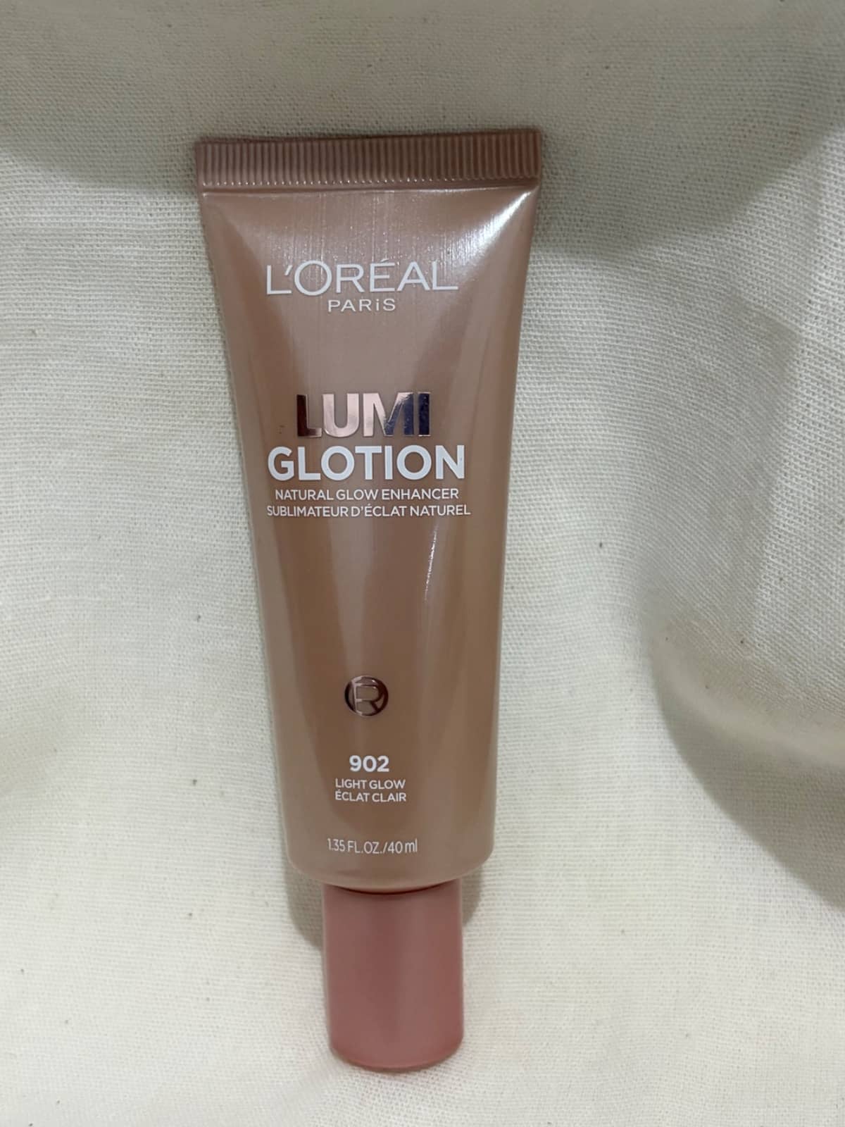 L'Oréal Lumi Glotion 902