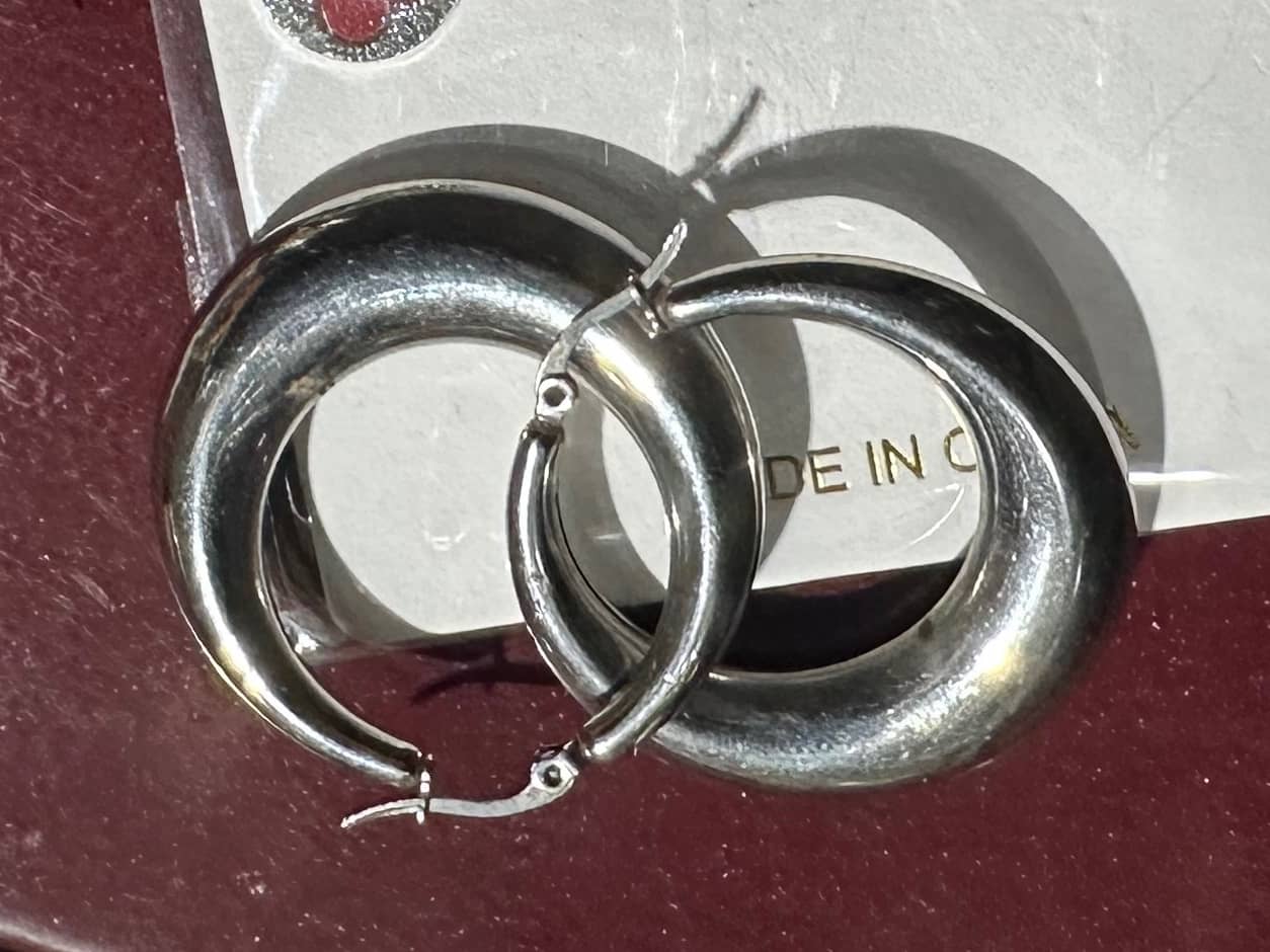 Aretes de aro plateados