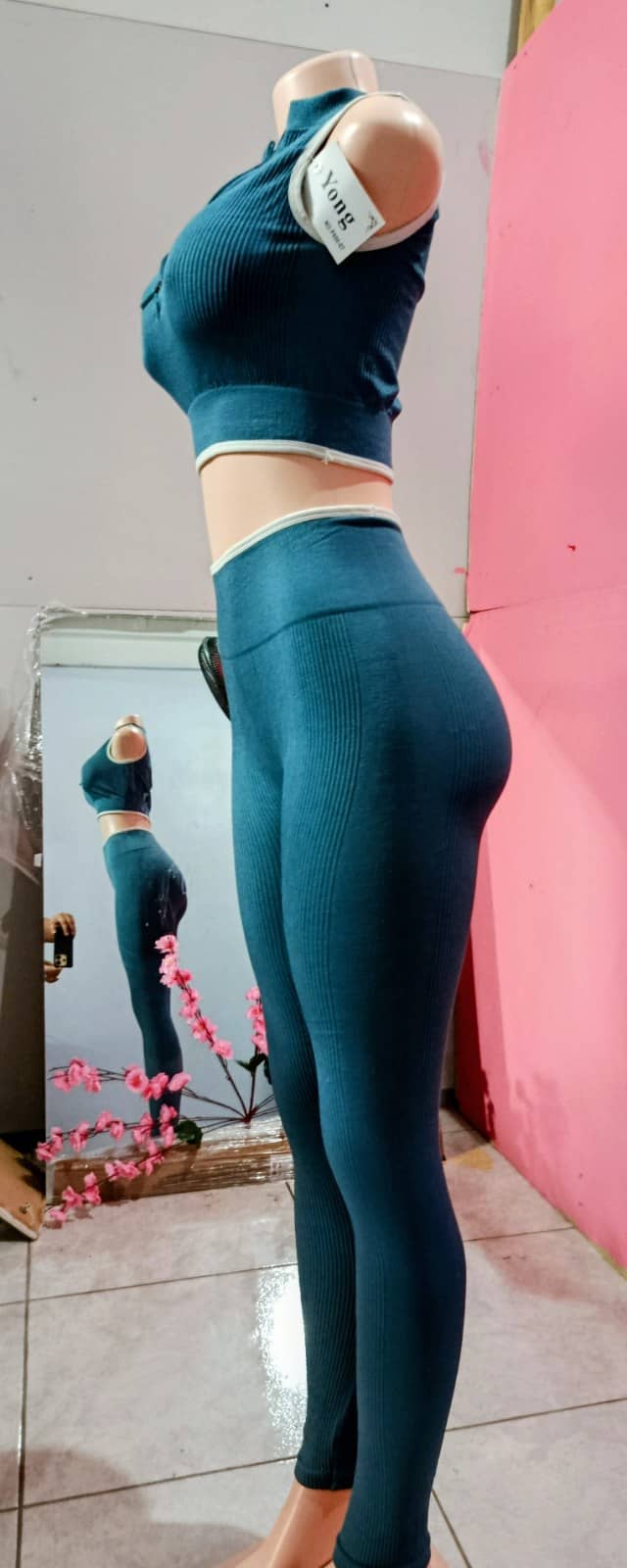 Conjunto deportivo acanalado