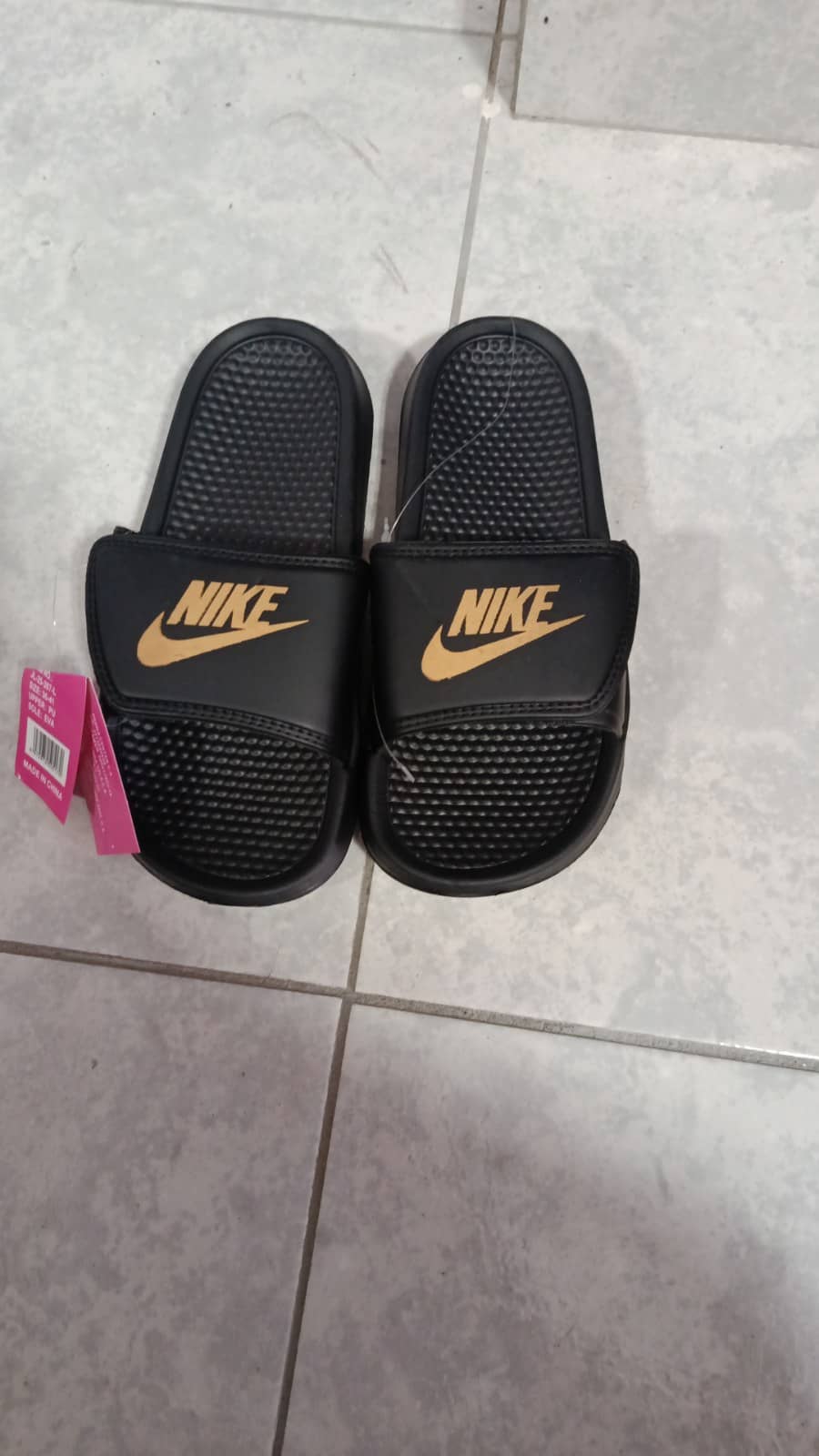 Sandalias Nike Benassi