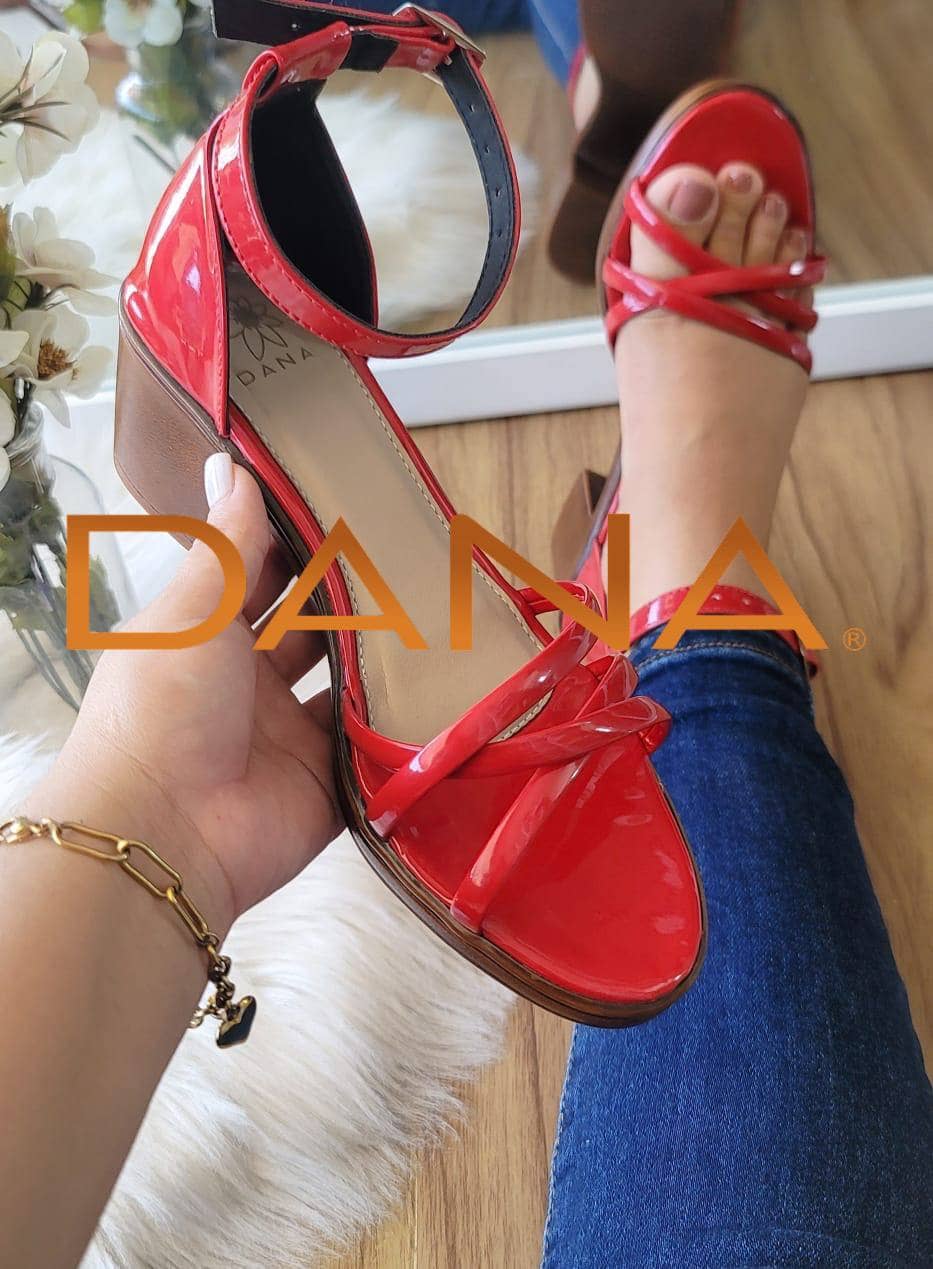 Sandalia de tacón de tiras roja