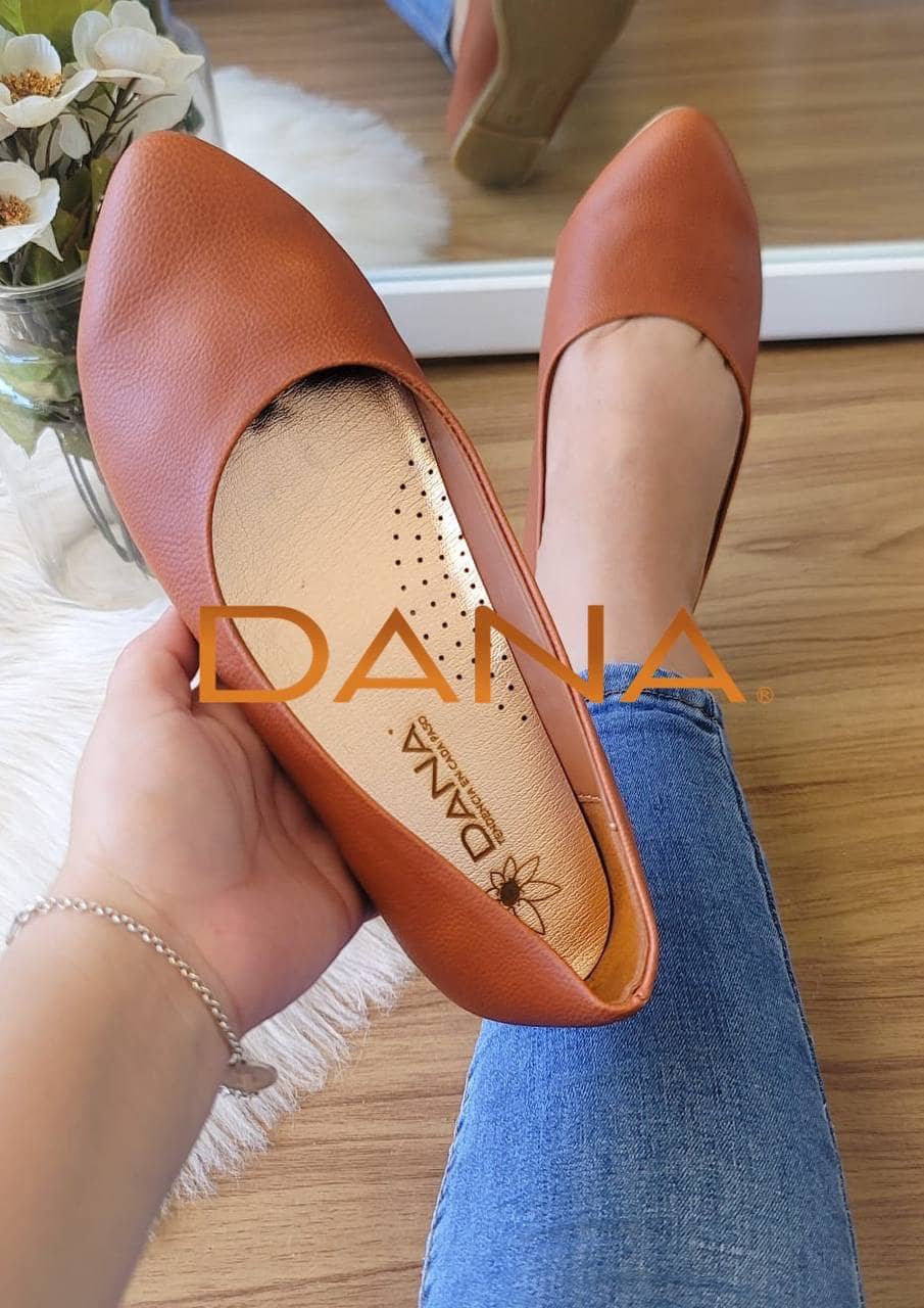Zapato de punta café