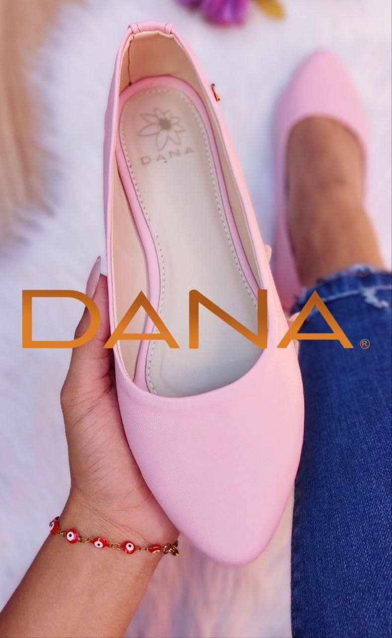Zapato de punta rosado