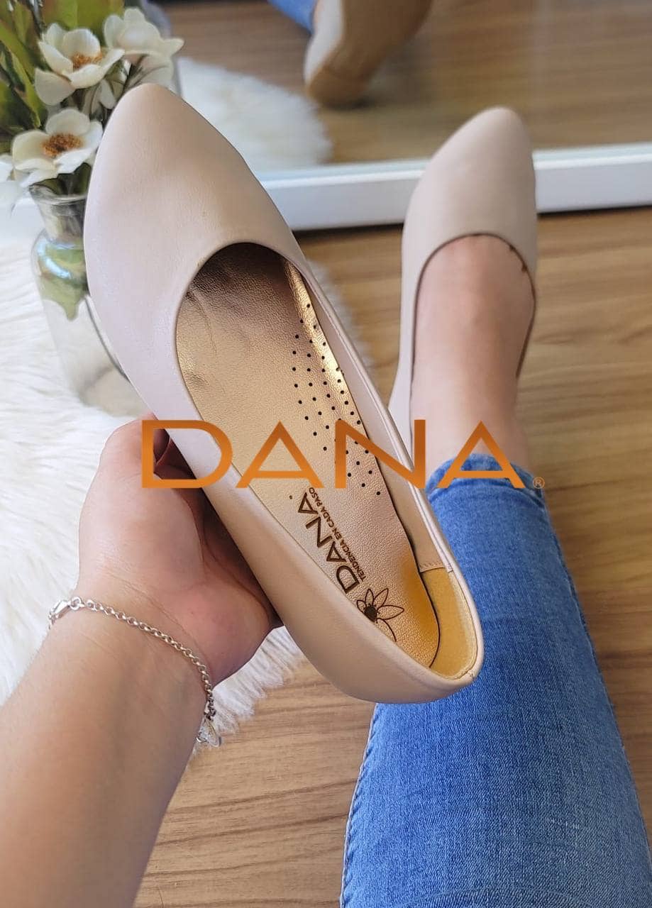 Zapato de punta beige