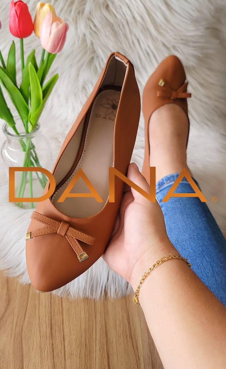 Zapato de punta con moño café