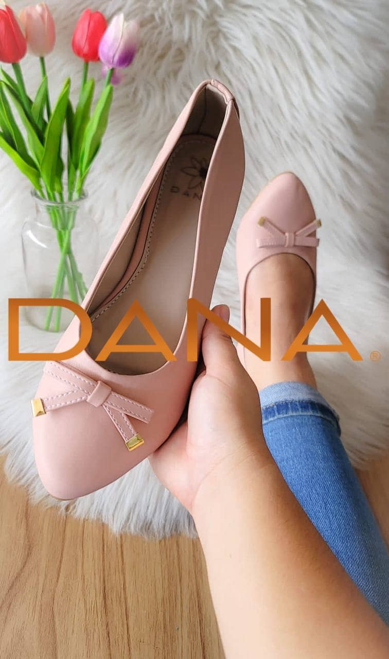 Zapato de punta con moño nude
