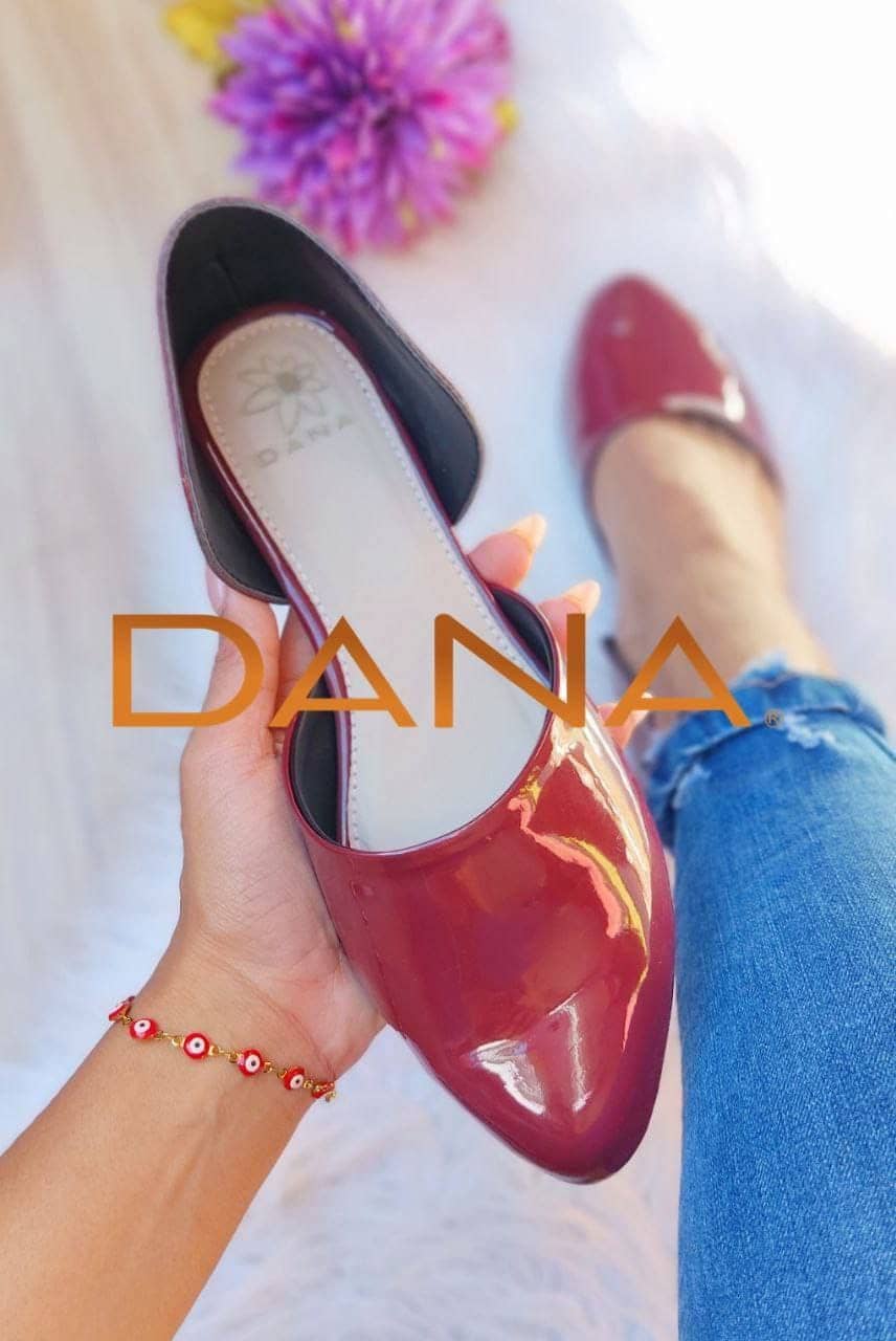 Zapato abierto de lado charol vino